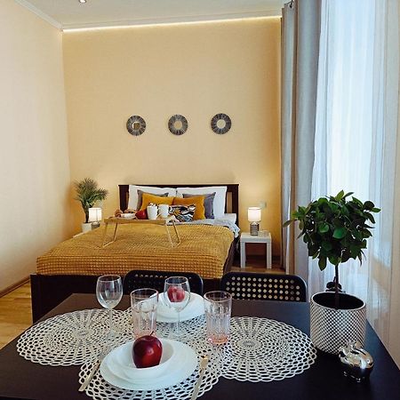Centrally Located Studio Apartment リガ エクステリア 写真