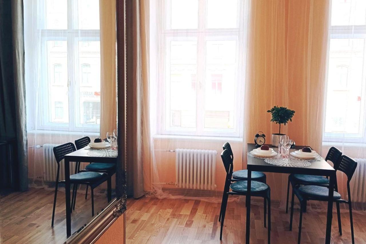 Centrally Located Studio Apartment リガ エクステリア 写真