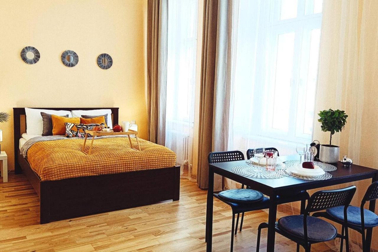 Centrally Located Studio Apartment リガ エクステリア 写真